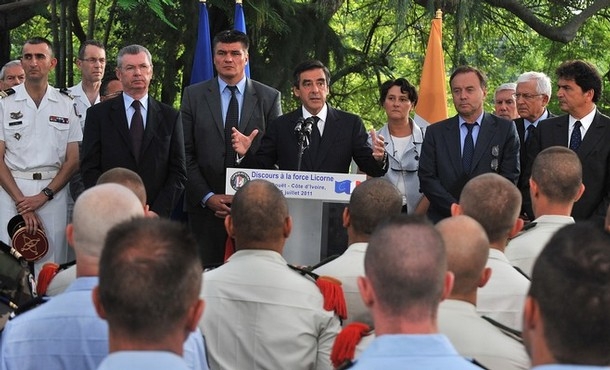 Fillon accompagné de 3 ministres…